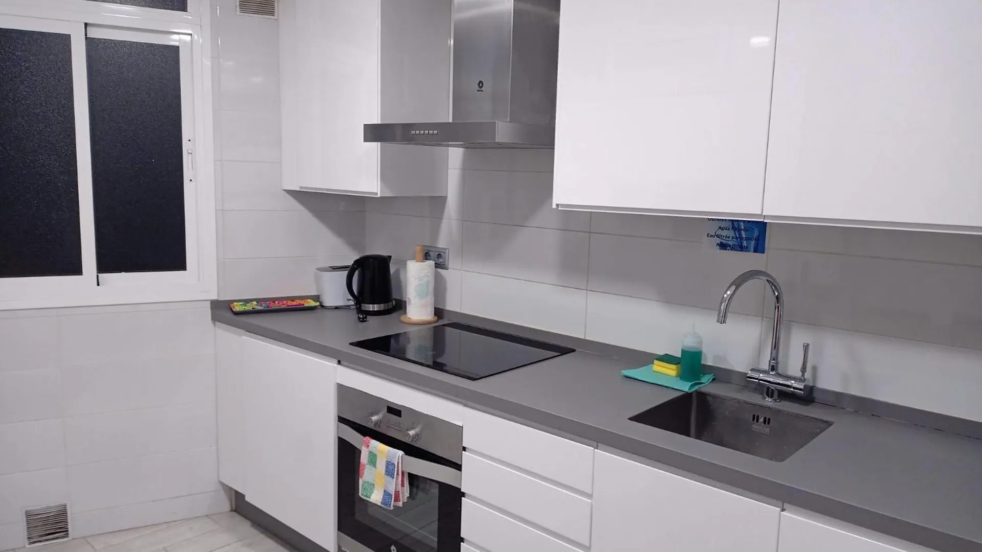 Piso Con Parkinprivado Y A10Minutosdelaplayaandando Διαμέρισμα Μάλαγα